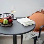 Апартаменти Zen By The Sea *